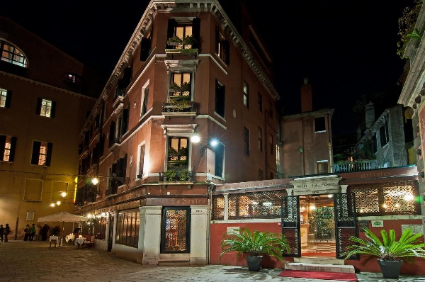 Hotel La Fenice et Des Artistes Main image