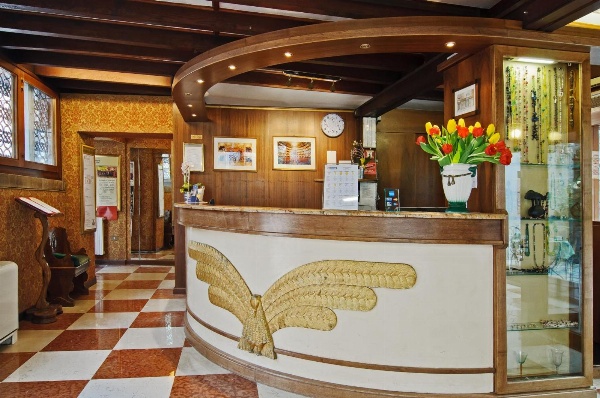 Hotel La Fenice et Des Artistes image 4